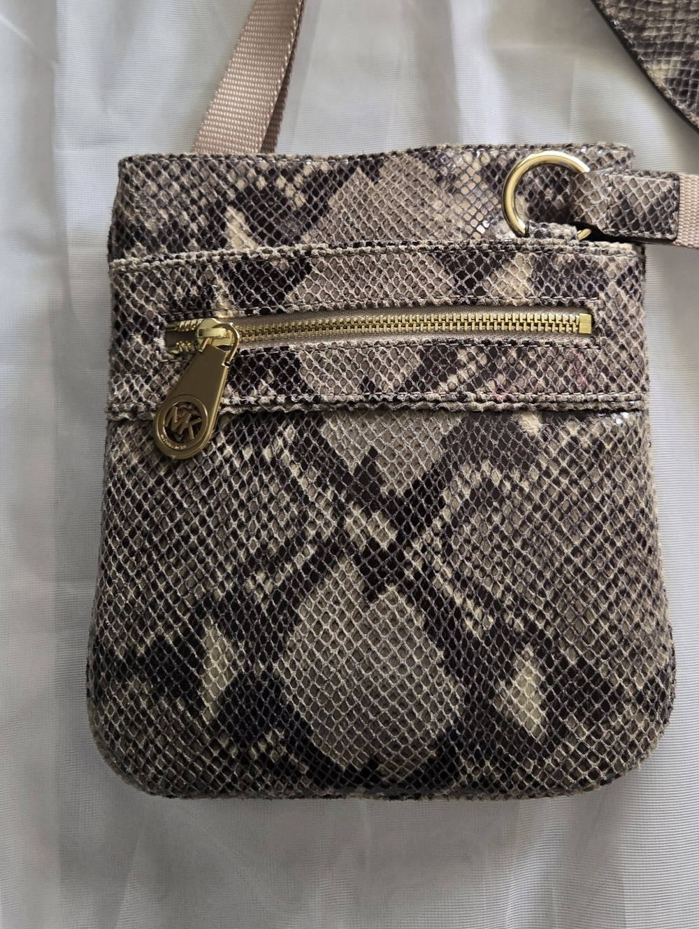 Micheal Kors Crossbody Bag with Adjustable Strap